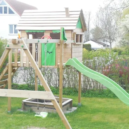Sauber Und Gross Genug Fur Ganze Familie, 2 Balkone, Kinderspielplatz Mit Garten *